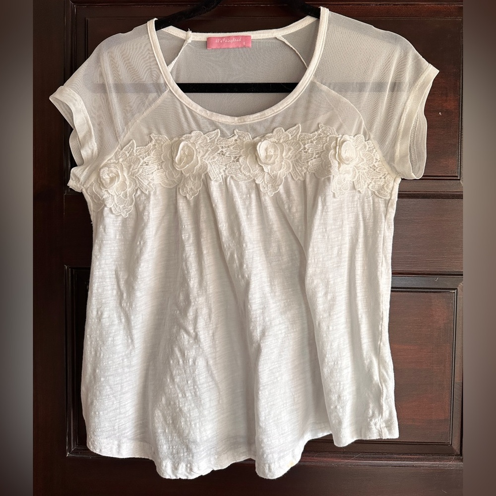 JJ’s Fairyland white top